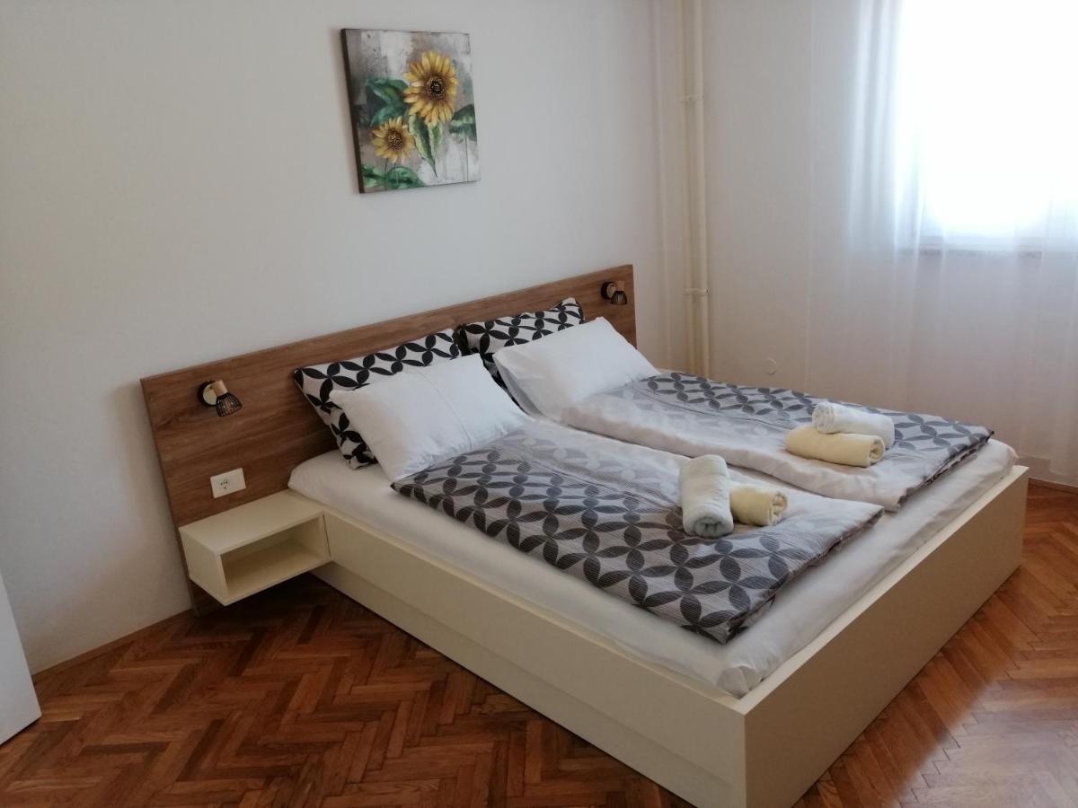 Apartmani Darko โรวีน ภายนอก รูปภาพ