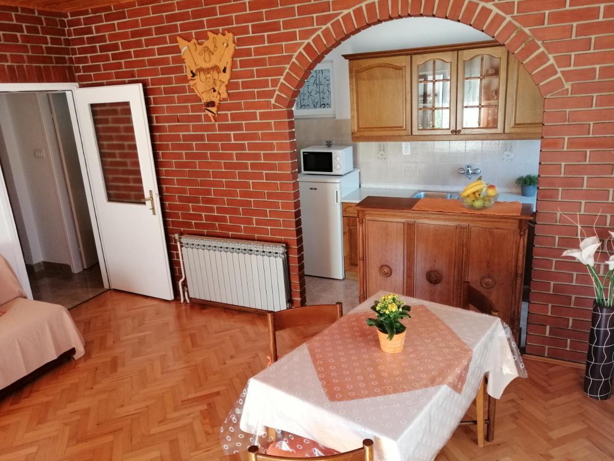 Apartmani Darko โรวีน ภายนอก รูปภาพ
