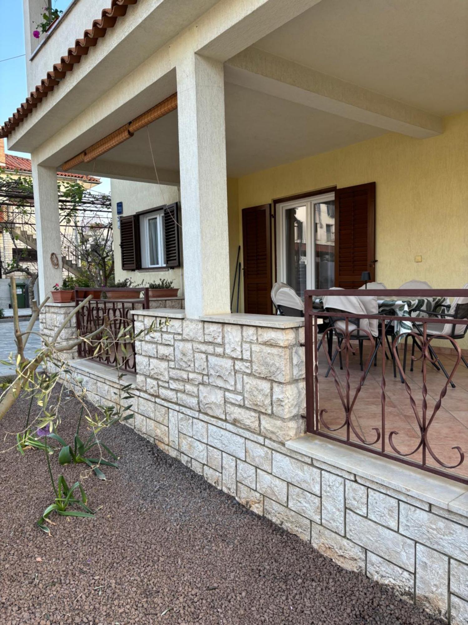 Apartmani Darko โรวีน ภายนอก รูปภาพ